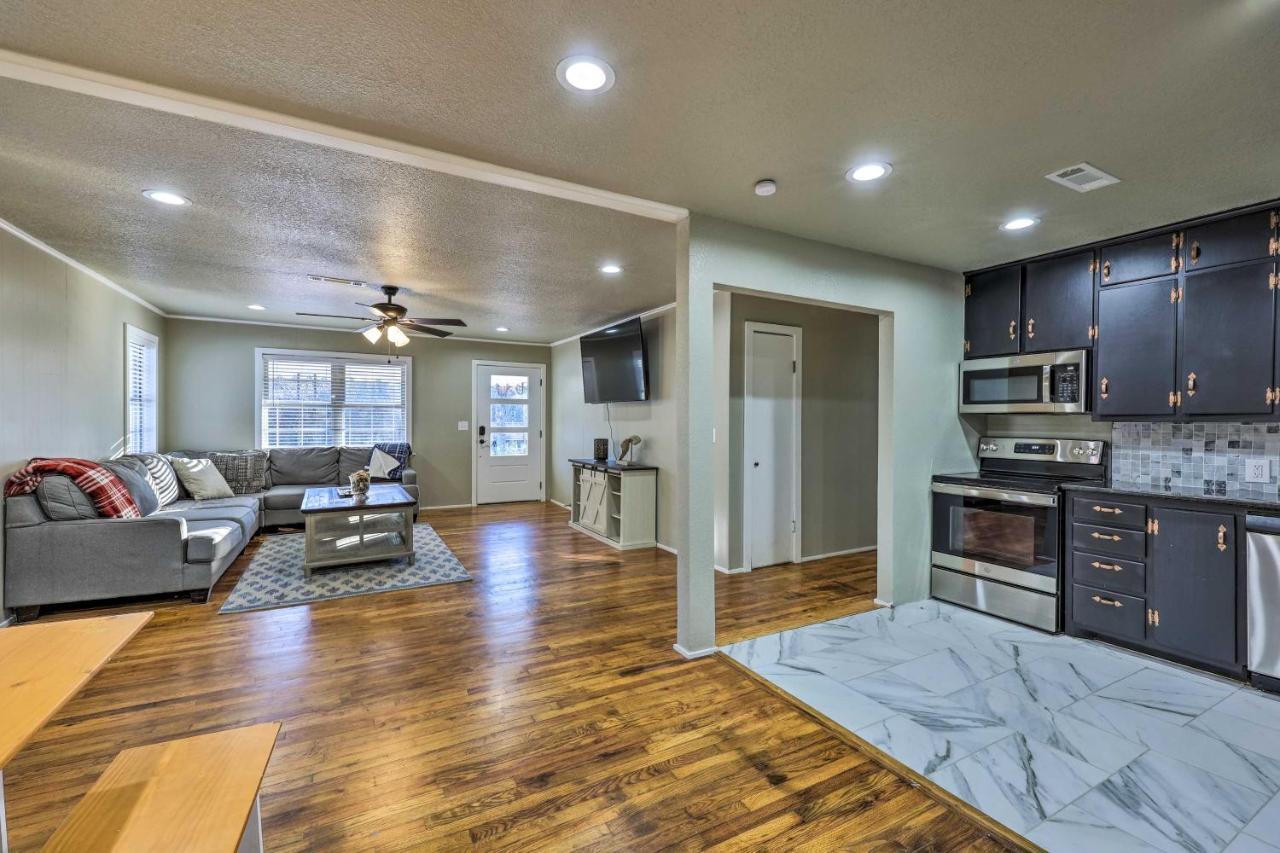 Fayetteville Vacation Rental - 2 Mi To Dtwn! Экстерьер фото