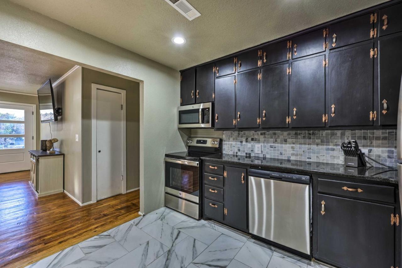 Fayetteville Vacation Rental - 2 Mi To Dtwn! Экстерьер фото